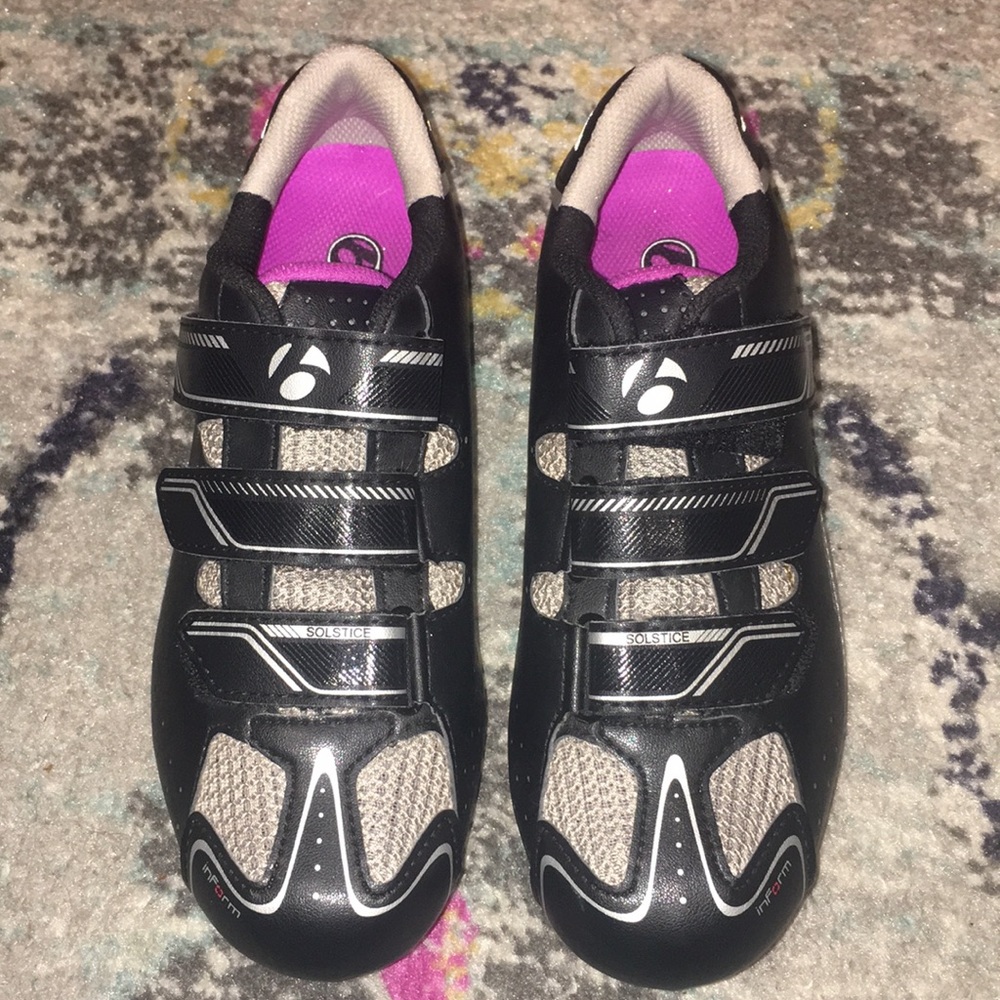 Solstice cycling shoes with clip